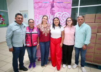Atenea acerca apoyos alimentarios a mujeres de Zona Continental con “Isleña de Corazón”