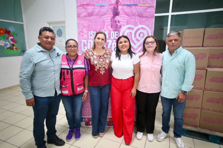 Atenea acerca apoyos alimentarios a mujeres de Zona Continental con “Isleña de Corazón”