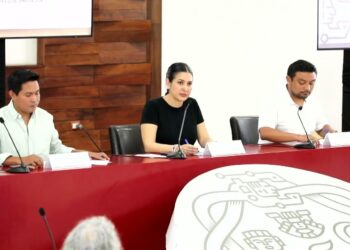 Avala Cabildo de Playa del Carmen pedir al gobierno estatal anticipo de participaciones para hacer frente al sargazo