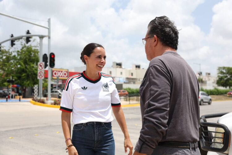 Fortalece Ana Paty Peralta la movilidad urbana de Cancún con renovación de la red de semáforos