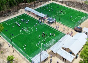 Inauguran dos canchas de fútbol 5 del programa Mundial Social en El Ramal