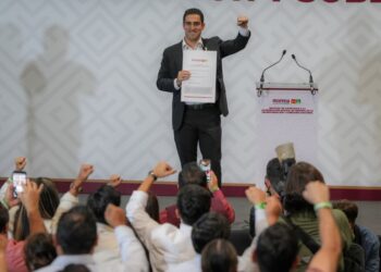 Gino Segura se registra para coordinar la defensa de la Transformación en Quintana Roo