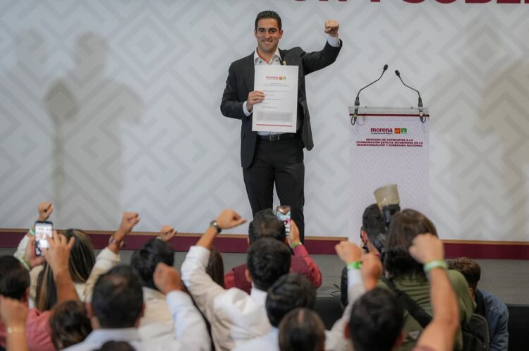 Gino Segura se registra para coordinar la defensa de la Transformación en Quintana Roo