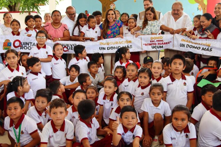 Mara Lezama inaugura un domo más en primaria “Benito Juárez”, de Ucum tras 44 años de espera