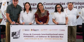 Firma Mara Lezama con FOVISSSTE convenio para subsidio de cancelación de hipotecas durante entrega de 188 constancias de finiquito