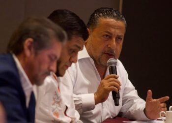 Jorge Sanén fortalece el trabajo legislativo con la dirigencia nacional de Morena y coordinadores parlamentarios del país