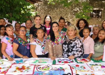 Clausura Blanca Merari curso de bordado a mano en Leona Vicario