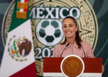 Anuncia Sheinbaum consulta a maestros “escuela por escuela”
