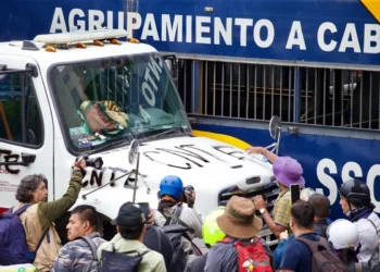 CNTE emplaza al gobierno federal a cumplir sus demandas o protestará en inauguración del Mundial