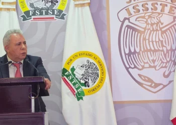 Gobierno federal y FSTSE acuerdan alza de 9% para salarios y prestaciones
