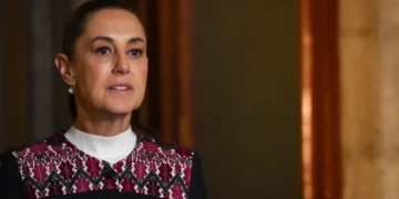 Hoy sale un equipo de rescatistas y personal de sanidad de México a Venezuela para ayudar tras sismos: Sheinbaum
