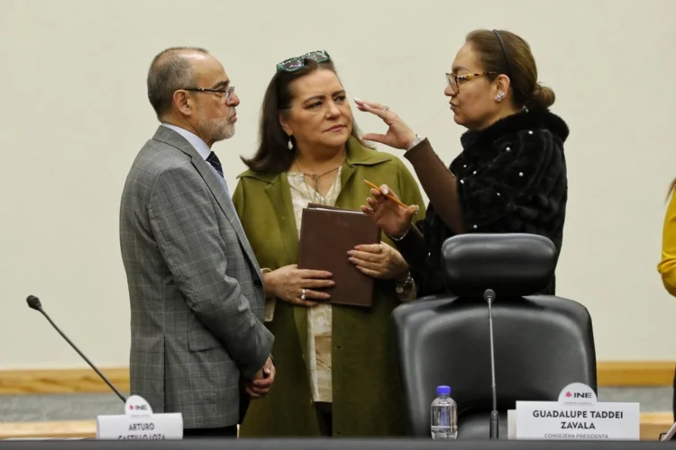 INE define hoy registro de cuatro nuevos partidos