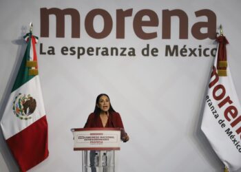 La gente y Morena decidirán sobre candidatos rumbo a 2027: Sheinbaum frente a desbandada de legisladores