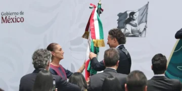 La presidenta Sheinbaum deseó éxito a la selección mexicana de futbol en ceremonia de abanderamiento
