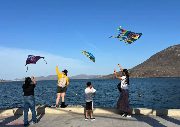 Niños alzan la voz contra planta de amoniaco en Topolobampo