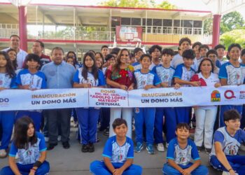 Entrega Mara Lezama nuevo domo en la secundaria “Adolfo López Mateos” para fortalecer la infraestructura educativa en Chetumal