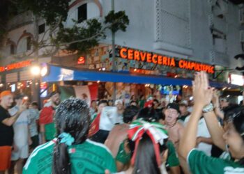 Levanta victoria de México ventas en sports bar; ahora anticipan mejores cifras el domingo