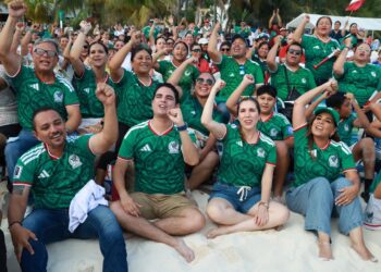 La fiesta futbolera se vive al máximo en el Fut Fest Isla Mujeres