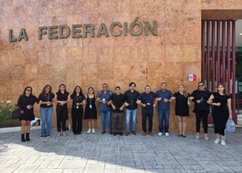 Protestan defensores públicos de la justicia federal, por despido de 40 trabajadoras sociales
