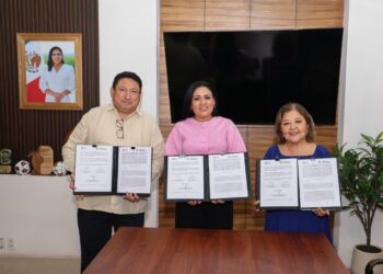Firma Puerto Morelos convenio con el IQTP para fortalecer la transparencia y el acceso a la información