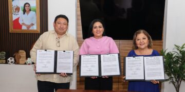 Firma Puerto Morelos convenio con el IQTP para fortalecer la transparencia y el acceso a la información