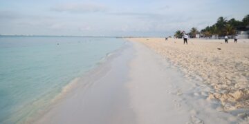 Gobierno de Isla Mujeres se prepara para izar por quinto año consecutivo la bandera Blue Flag en Playa Centro y Playa Norte
