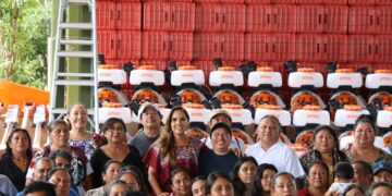 Fortalece Mara Lezama a artesanas y productores mayas con entrega de equipos e insumos en el sur de Quintana Roo