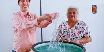 Atenea continúa llevando agua potable a las familias de Ciudad Mujeres con el programa “Agua para ti”