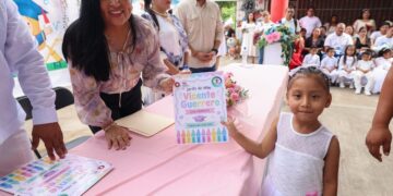 Blanca Merari asiste a clausura de ciclo escolar del jardín de niños “Vicente Guerrero” en Leona Vicario