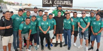 Respalda Renán Sánchez a más de 60 maestros de Cozumel que representarán a la isla en Chetumal