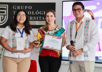 Atenea comparte con universitarios su experiencia de liderazgo y servicio público