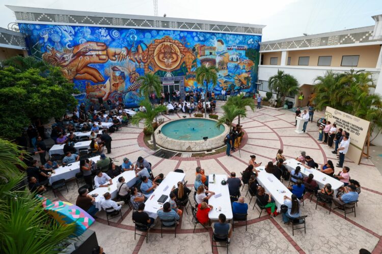 Con la voz de playenses, Estefanía Mercado fortalece transformación urbana de Playa del Carmen