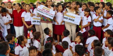 Las niñas y niños de Carlos A. Madrazo ya tienen un nuevo domo para aprender y hacer deporte: Mara Lezama