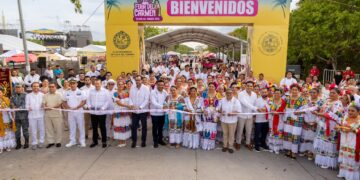 Tradición, música y mucho colorido marcan el inicio de la Feria del Carmen 2026 