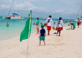 Protección Civil de Isla Mujeres emite recomendaciones para disfrutar unas vacaciones seguras