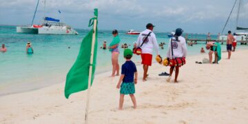 Protección Civil de Isla Mujeres emite recomendaciones para disfrutar unas vacaciones seguras