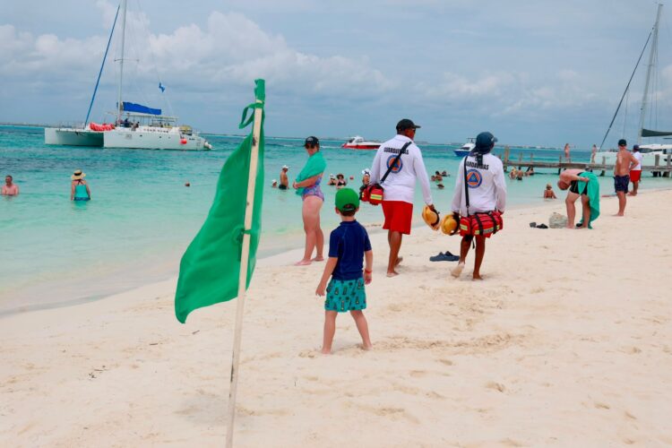 Protección Civil de Isla Mujeres emite recomendaciones para disfrutar unas vacaciones seguras