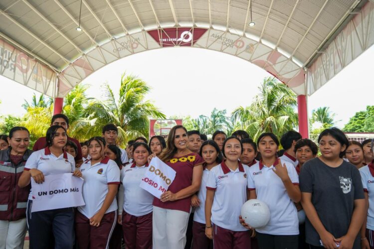 Entrega Mara Lezama nuevo domo en Huay-Pix y fortalece infraestructura educativa