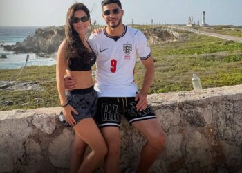 Vacaciona Raúl Jiménez en Isla Mujeres