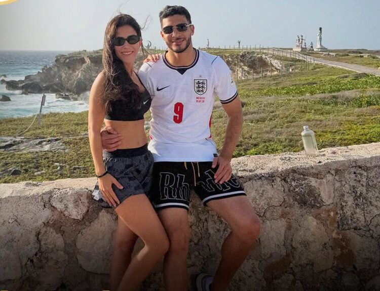 Vacaciona Raúl Jiménez en Isla Mujeres