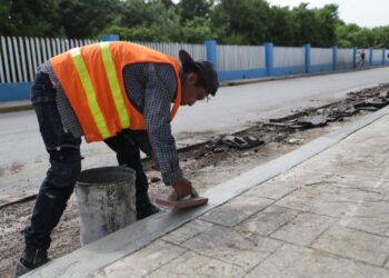Avanza la rehabilitación de la Rueda Medina para fortalecer la movilidad en Isla Mujeres