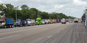 Transportistas amagan con caravana por la carretera 307 pero llegan a acuerdo