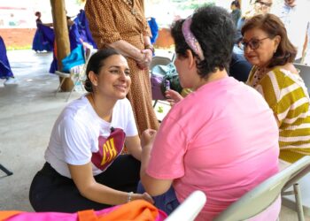 Estefanía Mercado reafirma su compromiso con las personas de la tercera edad en Playa del Carmen