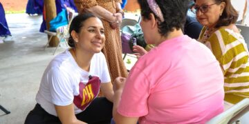 Estefanía Mercado reafirma su compromiso con las personas de la tercera edad en Playa del Carmen