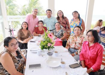 Gobierno de Isla Mujeres reconoce la labor de las secretarias del Ayuntamiento
