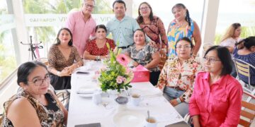Gobierno de Isla Mujeres reconoce la labor de las secretarias del Ayuntamiento