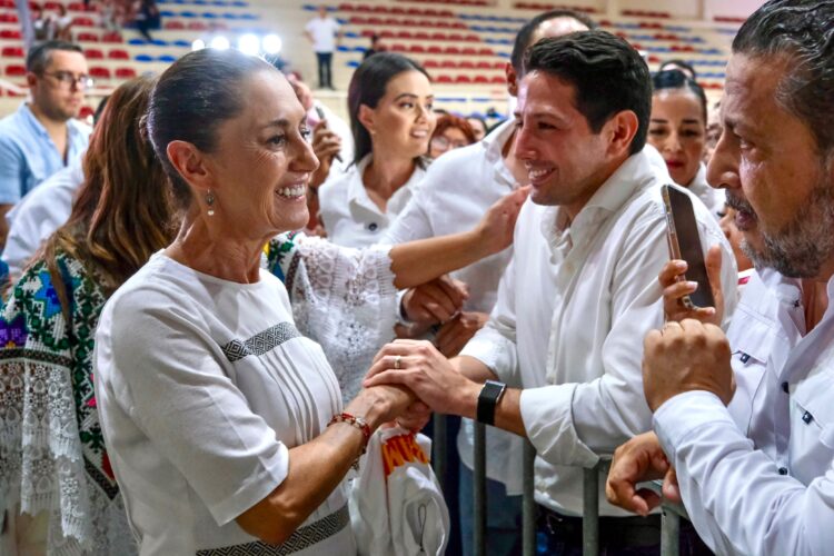 Renán Sánchez Tajonar acompaña a la presidenta Claudia Sheinbaum en su gira por Quintana Roo
