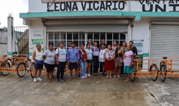 Apoya Blanca Merari a familias de Leona Vicario