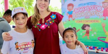 Atenea Gómez acompaña a pequeñines de Zona Continental en el curso “Ba’axlo’ob Paalalo’ob”