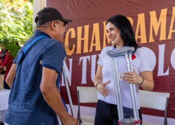Estefanía Mercado encabeza jornada de Chambamanía y atiende a playenses en el “Día del Pueblo”